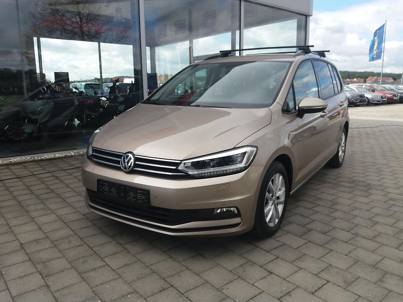 Volkswagen Touran 1.2TSi,81kW,7.MÍST,KAMER.VÝHŘE - fotka 2 z 28