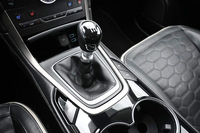 Ford S-MAX (2019) 2.0 VIGNALE LED ACC Tažné Masá - fotka 21 z 39