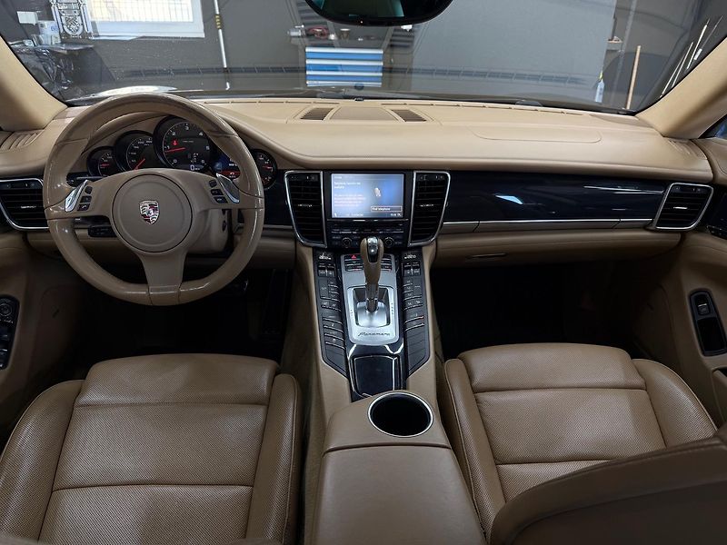 Porsche Panamera (2012) Porsche Panamera 3.0 Diesel Ti - fotka 18 z 31