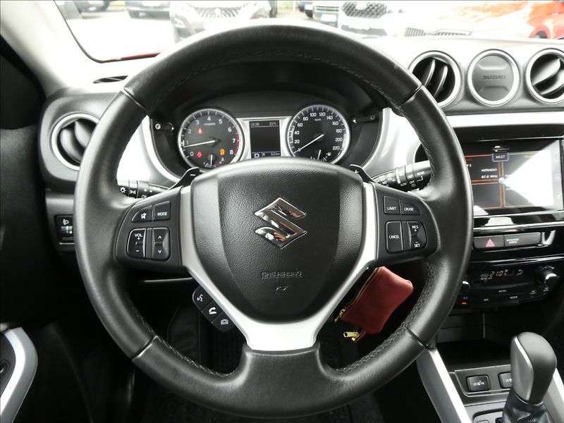Suzuki Vitara 1,6 VVTi AUTOMAT,serviska,závě - fotka 32 z 50