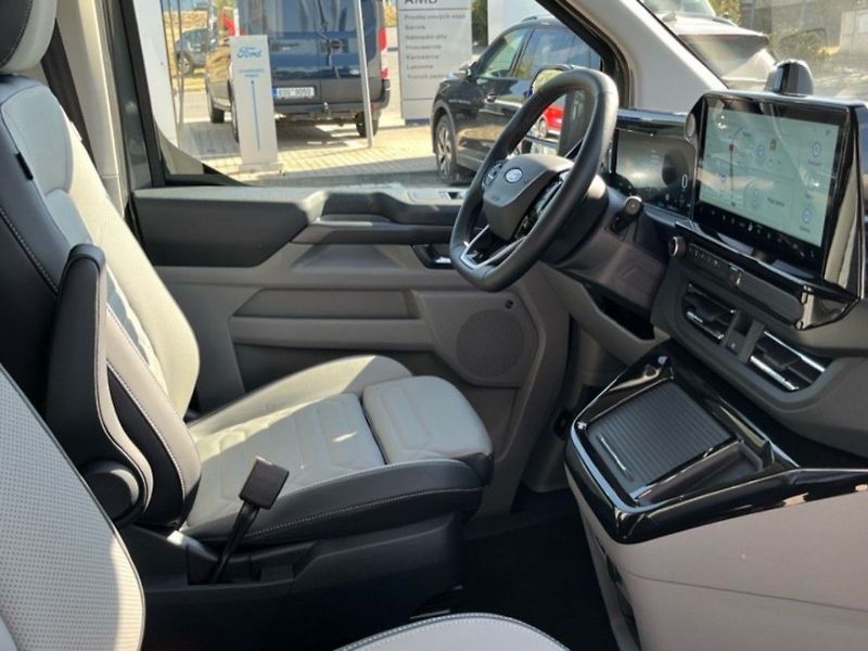Ford Tourneo Custom 2.5i,171KW,CZ,DPH,1MAJ,MATRIX - fotka 13 z 27