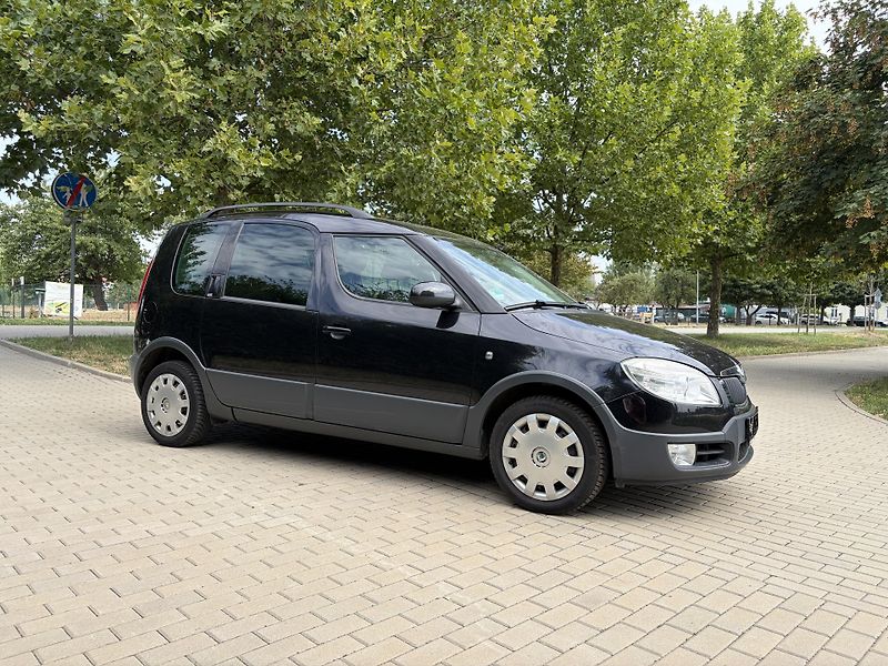 Škoda Roomster 1.6 Scout Plus Edition - fotka 13 z 32