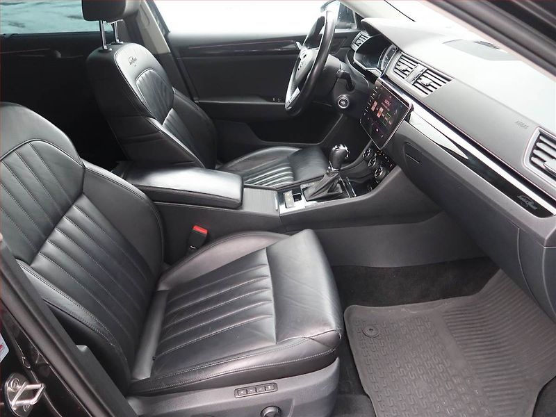 Škoda Superb (2019) Laurin&Klement 2.0 TDI, 4X4 - fotka 9 z 19