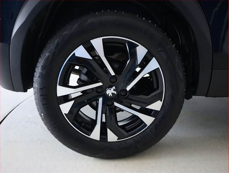 Peugeot 2008 (2023) GT 1.2 PureTech - fotka 15 z 21