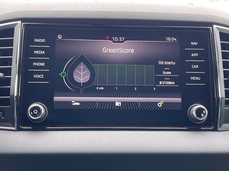 Škoda Karoq (2019) 1.6 TDI 85 kW Style Plus - fotka 22 z 34