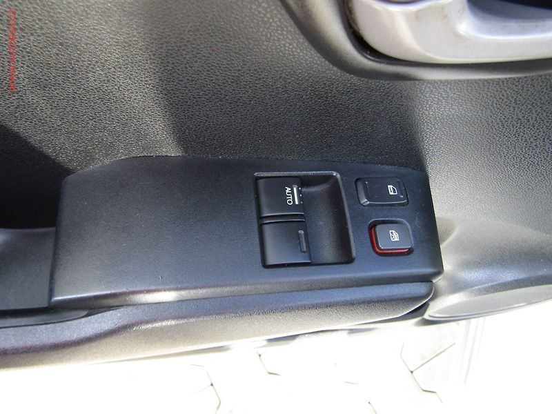 Honda Jazz (2011) 1.3i, ČR, Navi, AC - fotka 11 z 17
