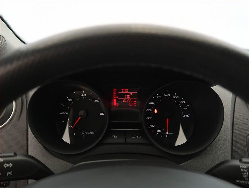 Seat Ibiza (2011) 1.2 TDI, nová STK, pěkný stav - fotka 11 z 17