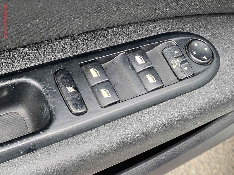 Peugeot 407 (2006) 2.0 HDi, ČR, AC, TZ, temp - fotka 11 z 19