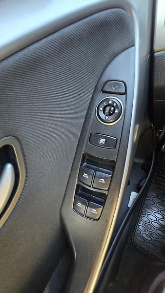 Hyundai i30 1.6GDI STYLE  99KW - fotka 37 z 44