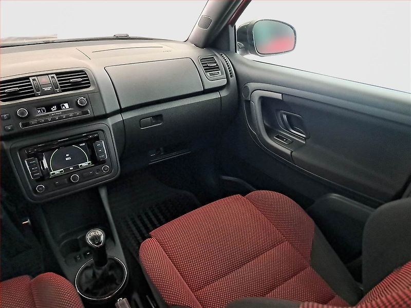 Škoda Fabia (2011) Monte Carlo 1.2 TSI, Navi - fotka 8 z 14