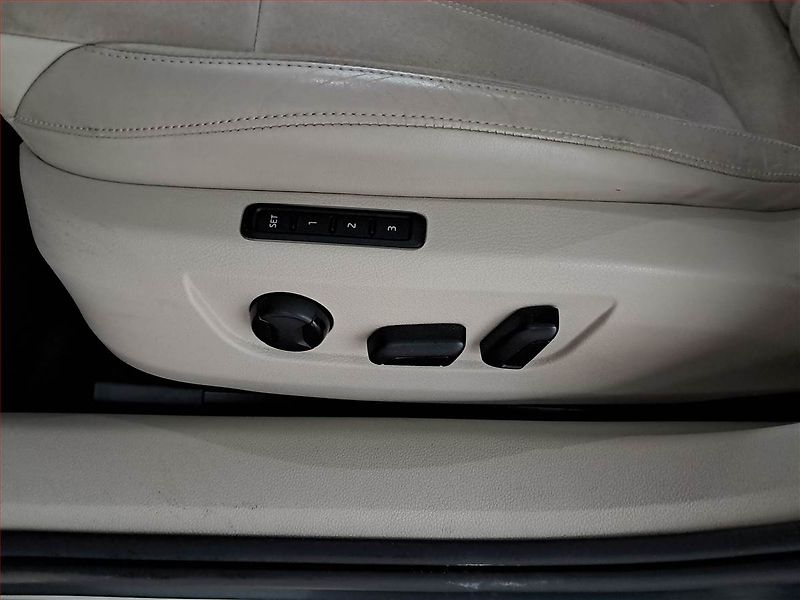 Škoda Superb (2016) 2.0 TDI, Automat, Kůže, Navi - fotka 18 z 23