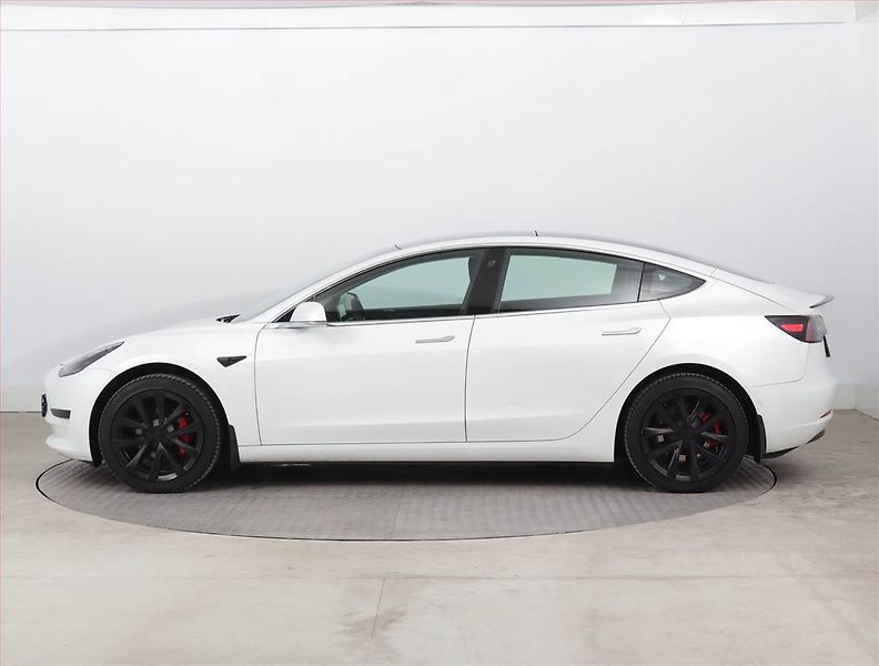 Tesla Model 3 (2019) Std Range Plus 52kWh, SoH 83% - fotka 3 z 22