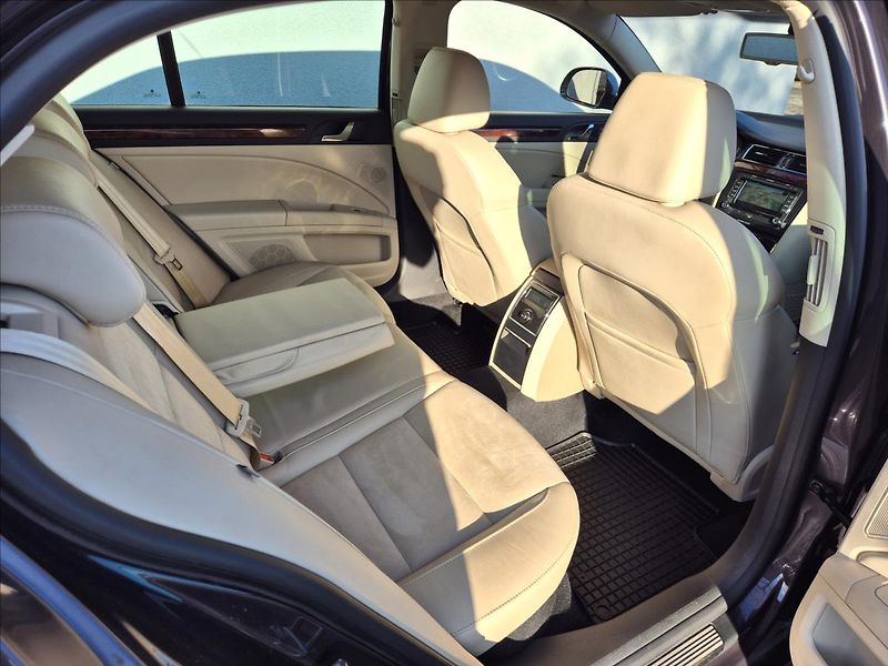 Škoda Superb 3,6 FSi V6 DSG 4x4 106Tis.Km!! - fotka 17 z 30