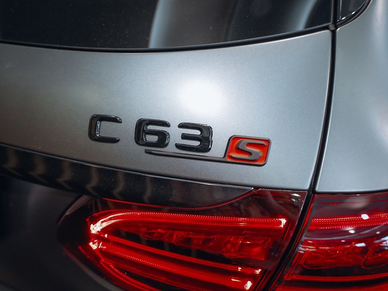 Mercedes-Benz Třídy C C 63 AMG 4MATIC 4.0 V8 - fotka 32 z 33