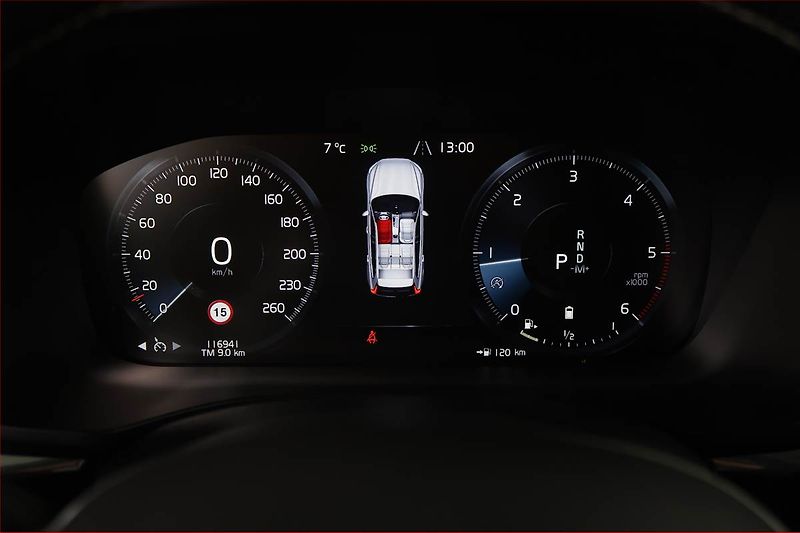 Volvo XC60 (2020) B4 AWD - fotka 11 z 17