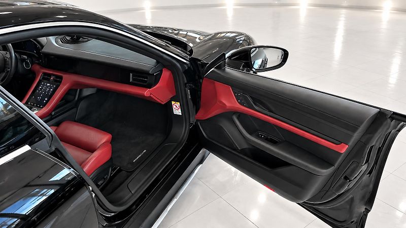 Porsche Taycan (2023) - fotka 13 z 25