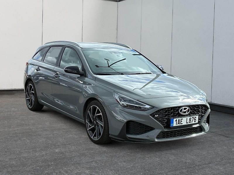 Hyundai i30 (2024) N LINE 1.5T-GDI 118kW CZ DPH - fotka 3 z 11