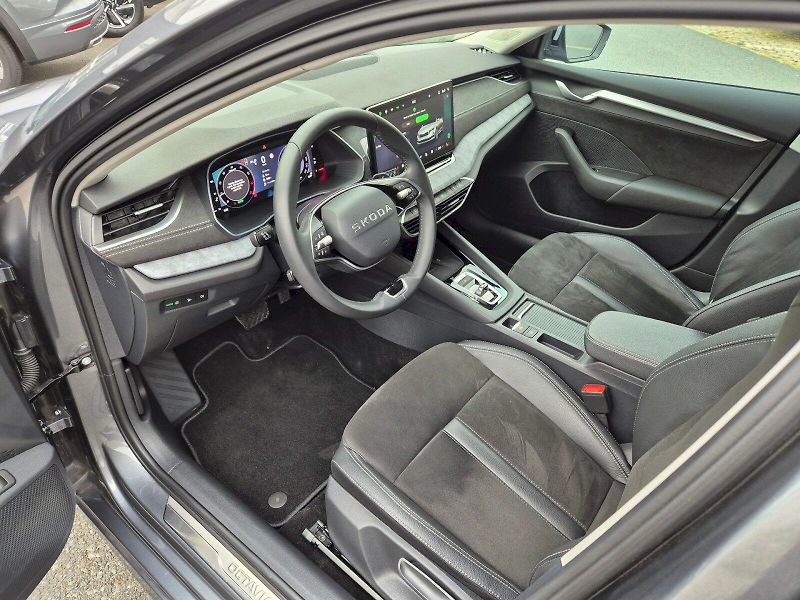 Škoda Octavia (2025) kombi 130 let Premium 1.5 TSI - fotka 13 z 35