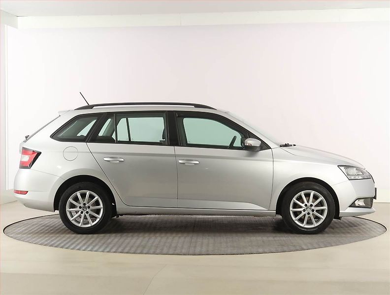 Škoda Fabia (2018) Ambition 1.0, Serv.kniha - fotka 6 z 19