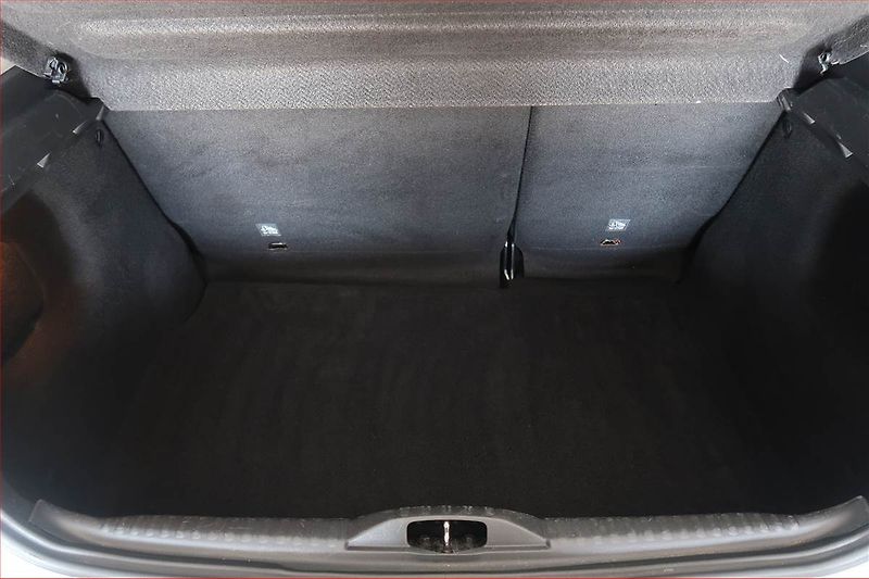 Citroën C3 (2018) 1.2 PureTech, Tempomat - fotka 13 z 16