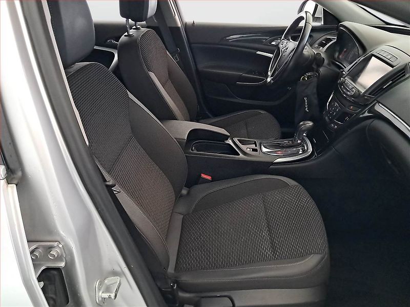 Opel Insignia (2016) 2.0 CDTI, Automat, Navi - fotka 9 z 16