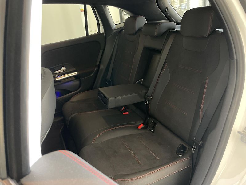 Mercedes-Benz EQA 250+ AMG - fotka 16 z 37