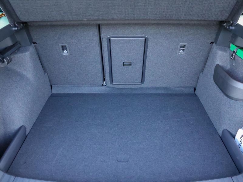 Škoda Karoq 2,0 TDI 4x4 DSG Sportline DPH - fotka 10 z 42