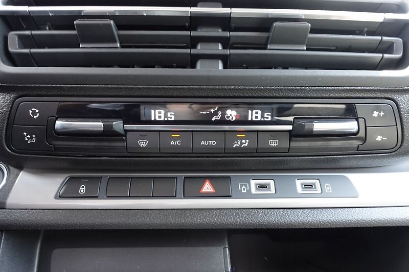 Toyota ProAce Verso 2.0 Diesel 144 6 MT 5D L2 Fami - fotka 22 z 33