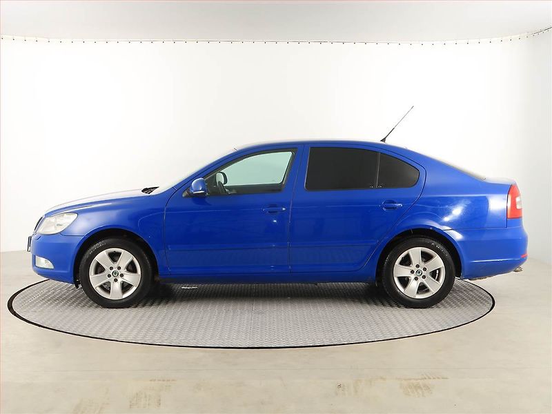 Škoda Octavia (2009) 1.9 TDI, Xenony, Tempomat - fotka 3 z 17