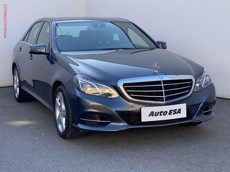 Mercedes-Benz Třídy E (2015) 2.0i E200, AT, LED, navi, - fotografie inzerátu