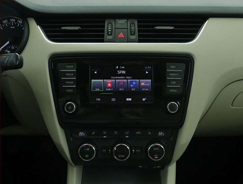 Škoda Octavia (2013) Elegance 1.6 TDI, 4X4, Kůže - fotka 12 z 16