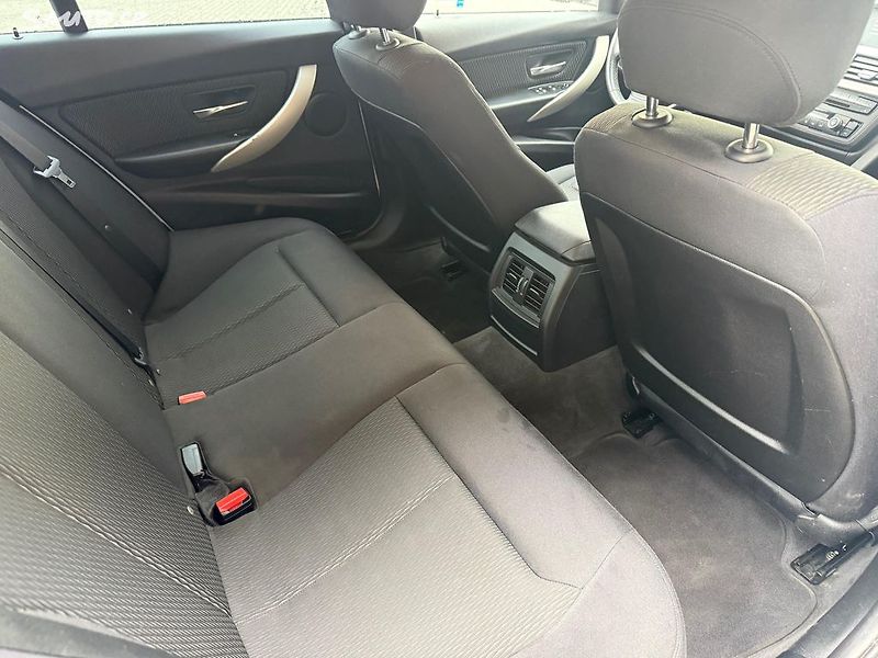 BMW Řada 3 (2014) 316i, 100kw Původ ČR - fotka 11 z 21