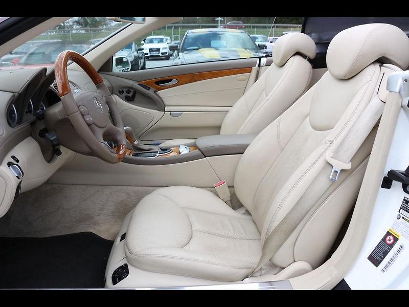 Mercedes-Benz SL 500 V8, facelift, 390 PS - fotka 19 z 44