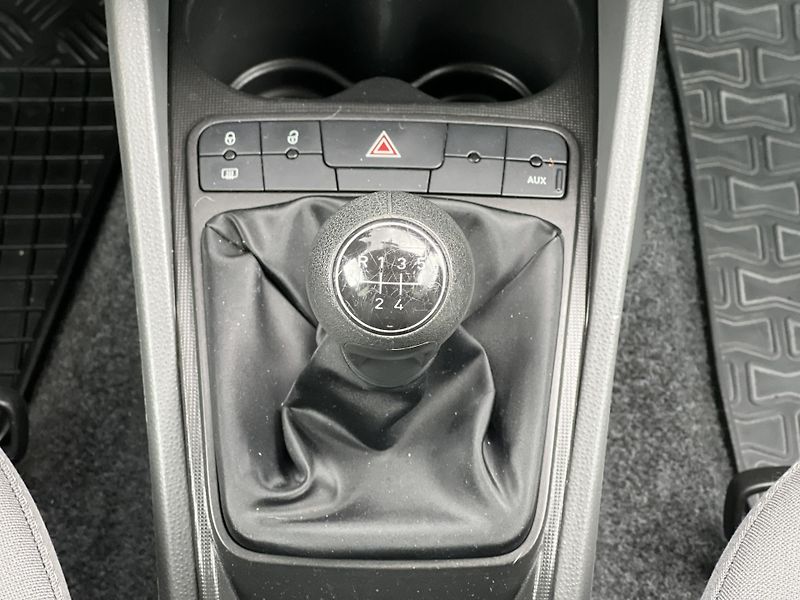 Seat Ibiza 1.4i 16v 63kw KLIMA PŮVOD ČR - fotka 20 z 37