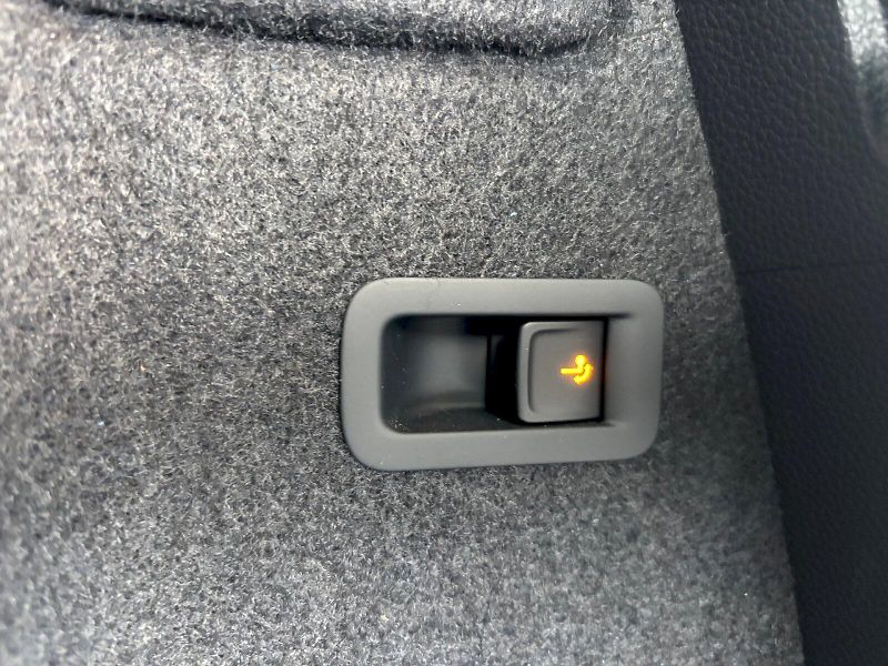 Škoda Karoq (2025) 2.0 TDI 110kW 4x4 DSG Top Sele - fotka 34 z 35