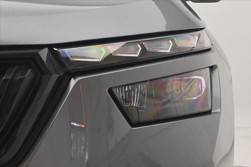 Škoda Kamiq 1,0 TSI 81 kW MONTE CARLO Záru - fotka 28 z 30