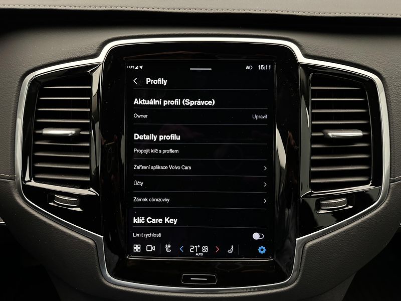 Volvo XC90 B5 AWD PLUS BRIGHT AUT CZ - fotka 49 z 53