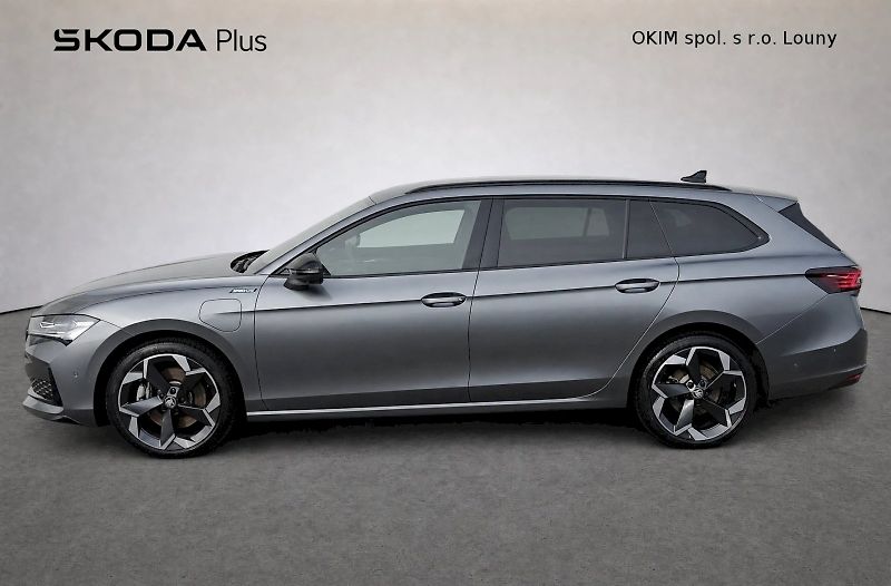 Škoda Superb (2025) combi SportLine iV 1,5 Tsi DSG - fotka 3 z 48