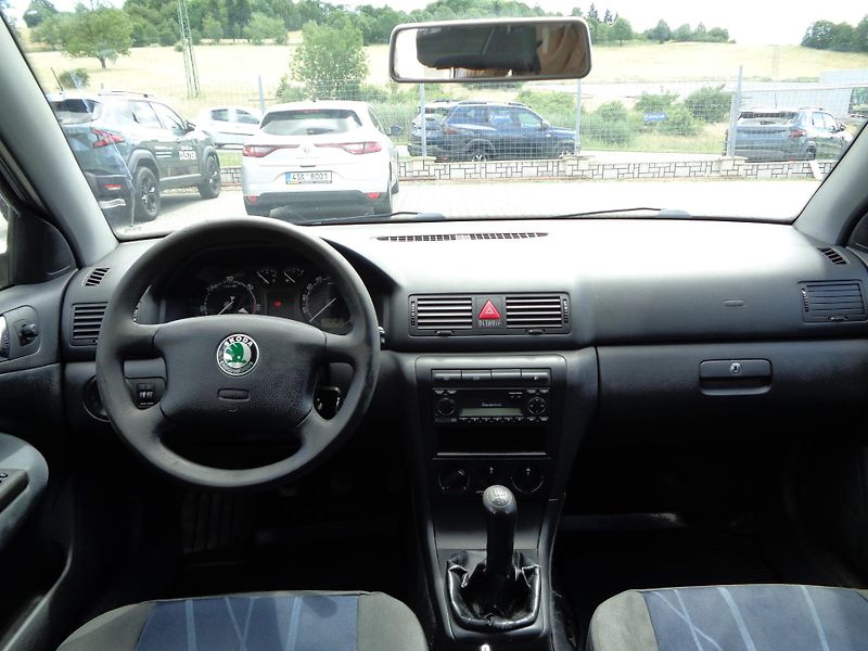 Škoda Octavia 1,9 TDi 66 kW - fotka 22 z 24