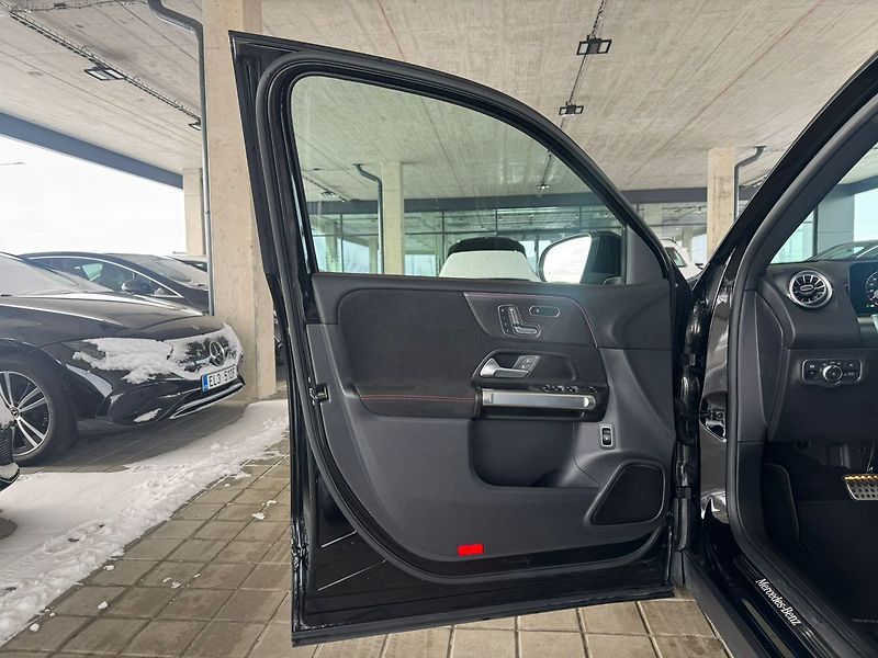 Mercedes-Benz GLB 200d 4MATIC - fotka 9 z 20