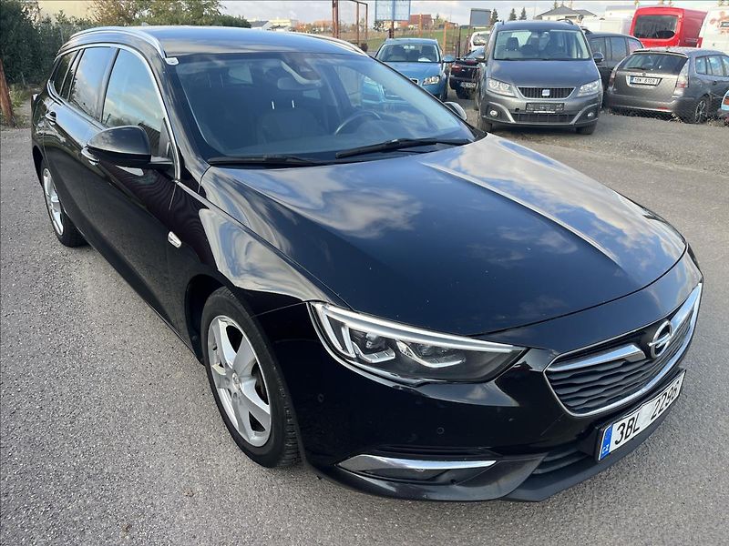 Opel Insignia 1,6 CDTi 100kW SPORTS TOURER - fotka 3 z 43