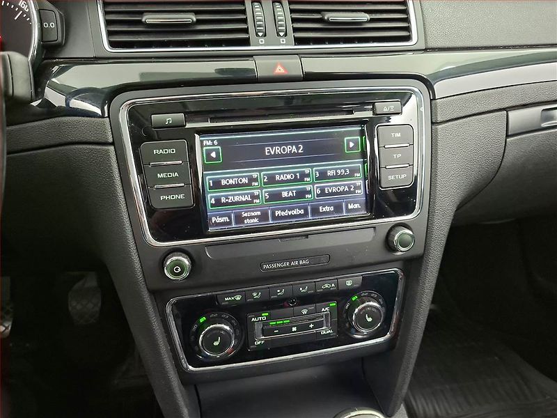 Škoda Superb (2014) 2.0 TDI, 4X4, Kůže, Bi-Xenony - fotka 12 z 17