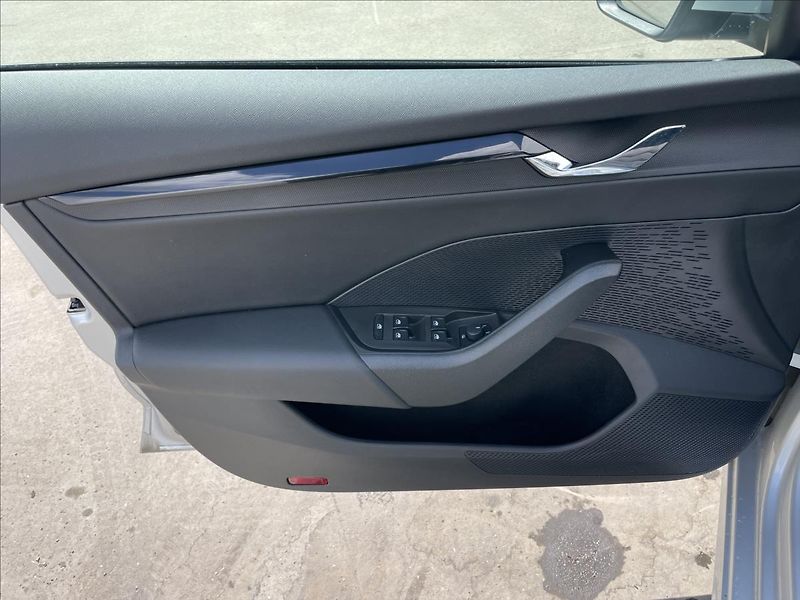 Škoda Octavia 1,5 TSI Ambition Plus KESSY - fotka 14 z 23