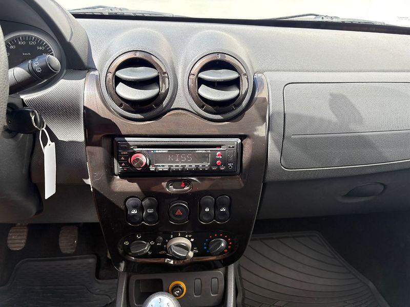 Dacia Duster 1.6i, 77kW, Klima - fotka 10 z 17