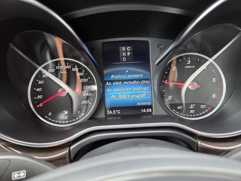 Mercedes-Benz Třídy V (2023) 300d 4M AVG AMG TOPvýbava 1m - fotka 28 z 49