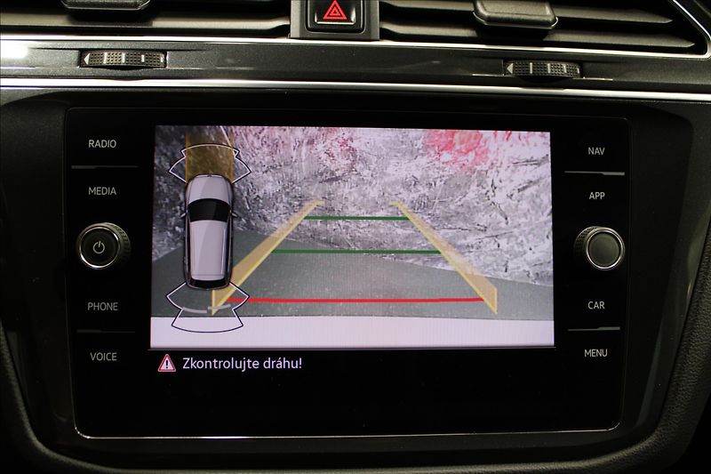 Volkswagen Tiguan 1,5 TSI Active 1.majitel - fotka 25 z 33