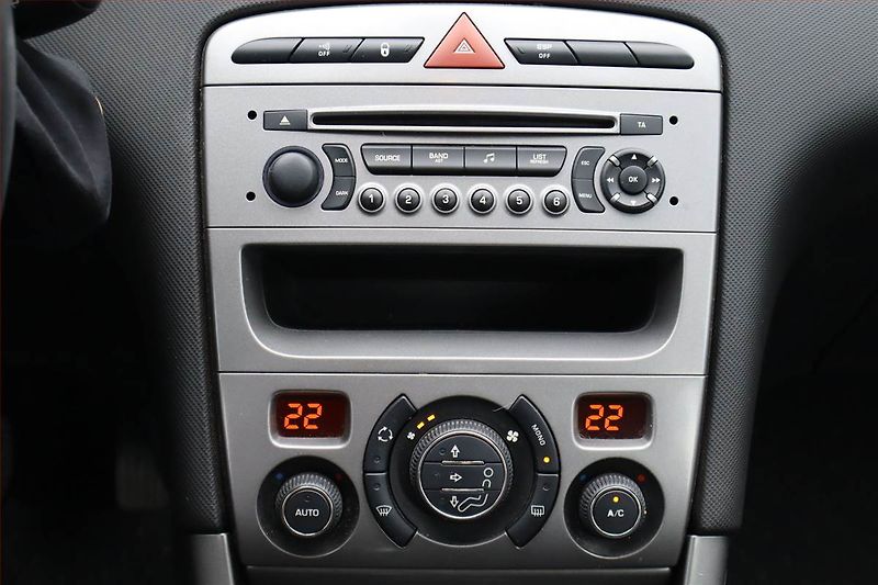 Peugeot 308 (2013) 1.6 VTi, Serv.kniha, Tempomat - fotka 12 z 20