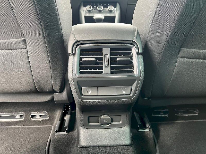 Škoda Karoq (2024) Top Selection 2.0 TDI 110 kW 4 - fotka 25 z 34