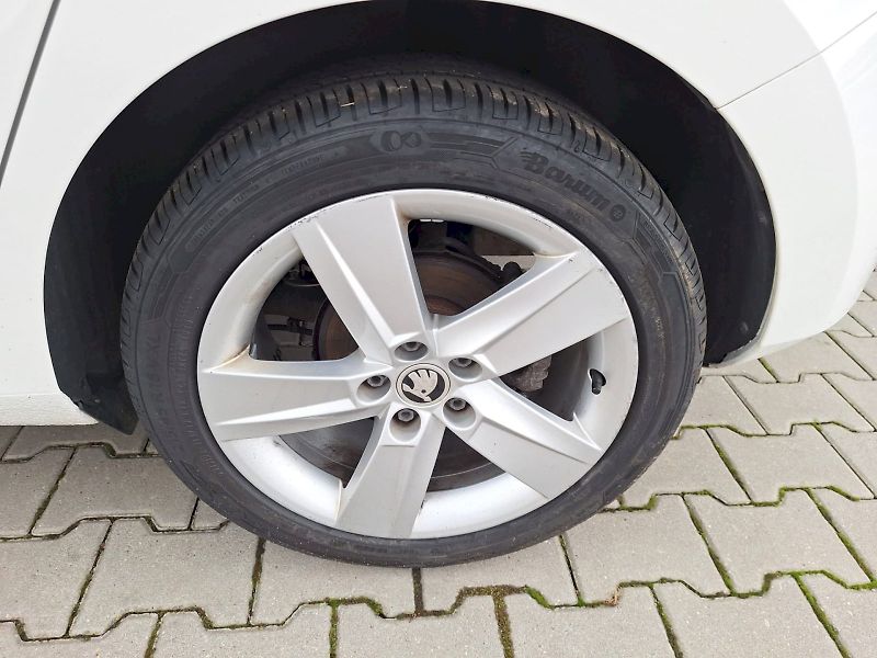 Škoda Fabia (2018) 1.0 TSI / 81 kW / 6MP / STYLE - fotka 30 z 30