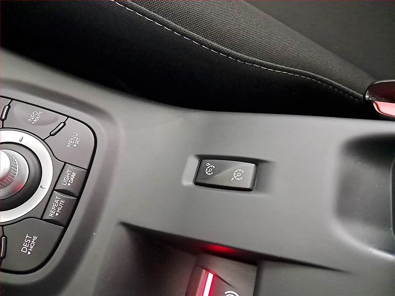 Renault Mégane (2014) 1.2 TCe, Navi, Tempomat - fotka 17 z 20